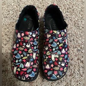 Klogs women’s size 8.5, gently used in great condition.